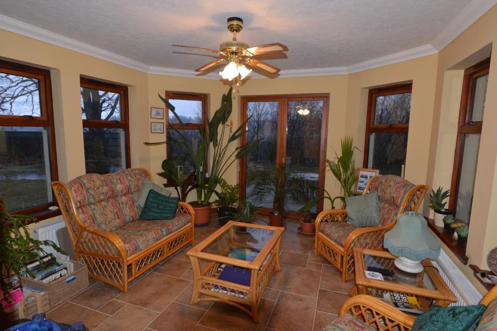 Home Farm Bed And Breakfast Muir of Ord Exterior photo